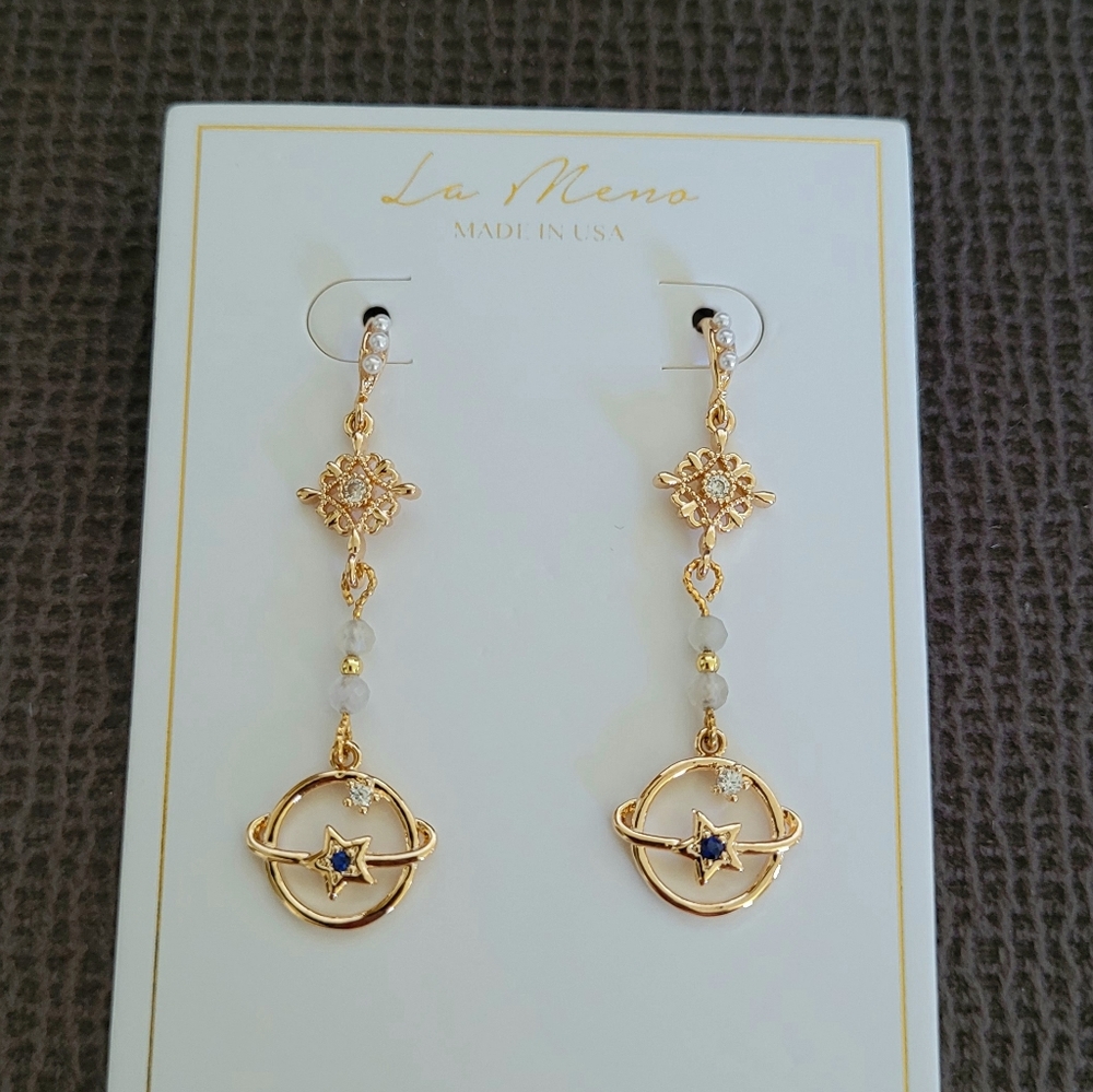 La Meno Saturn🪐 Dream😴 Earrings - Picture 11 of 14